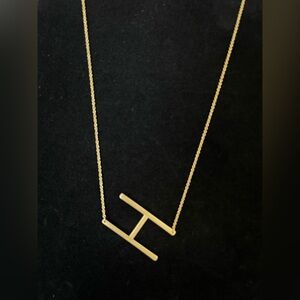 Elegant Gold Letter H Necklace